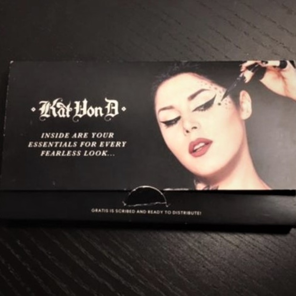 Kat Von D Shade & Light Eye Contour Palette